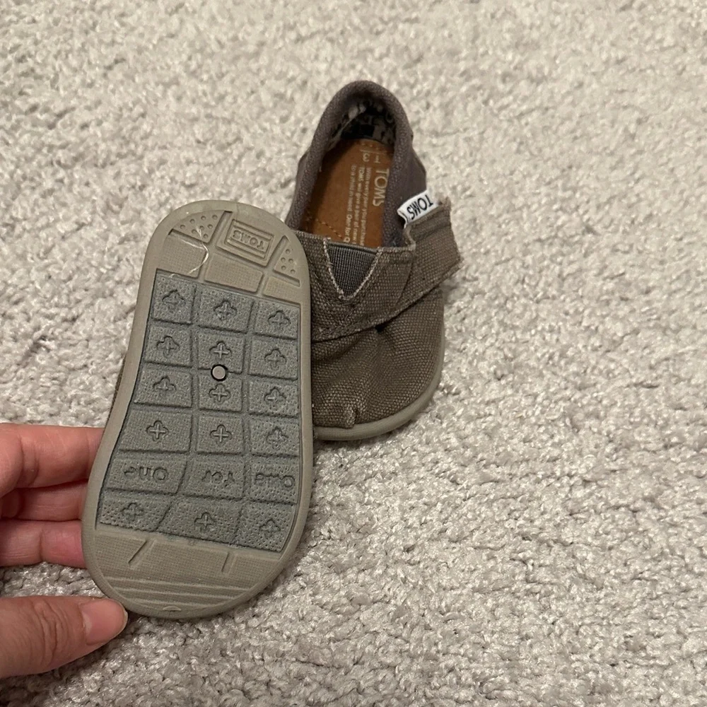 TOMS Kids Moccasins in Brown